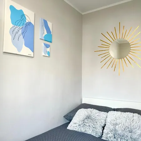 Mmrent Jellyfish Homestay